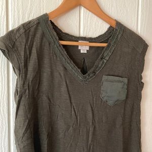 Anthropologie tee shirt